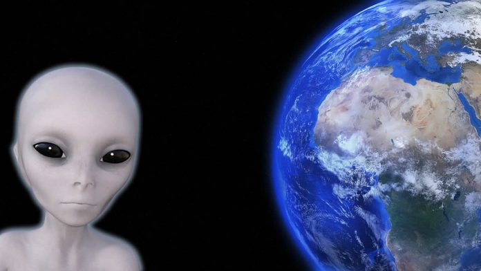 Elon Musk: «Alienígenas súper inteligentes podrían estar observándonos desde lejos»