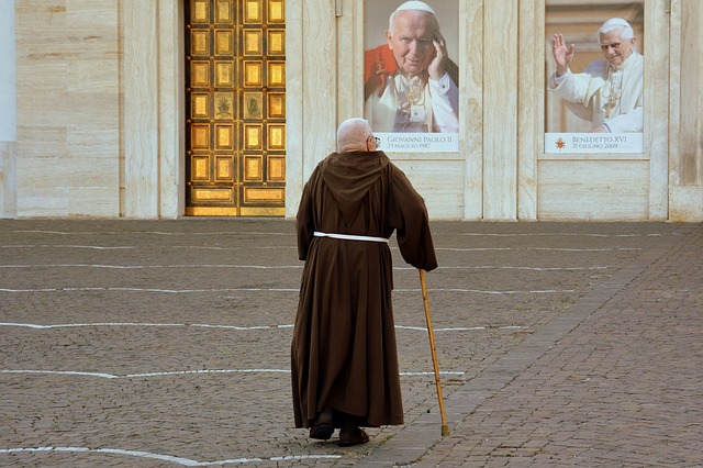 La Iglesia católica y la imposición del celibato a los sacerdotes