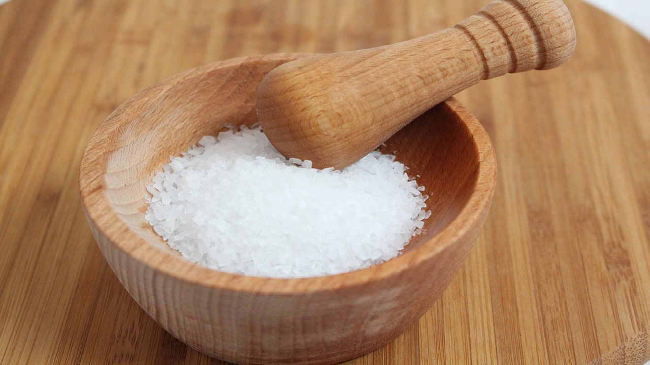 Beneficios de la sal marina y el agua según la medicina alternativa