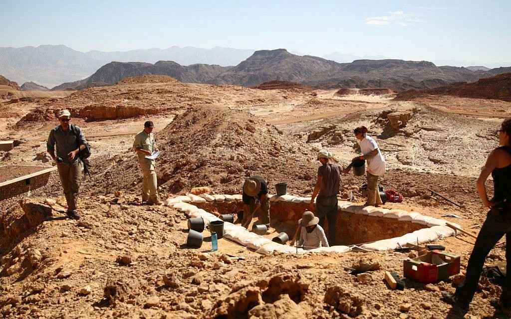 sitio de producción de cobre denominado "Slaves Hill" en el valle de Timna