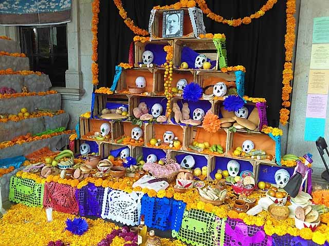 Altar de Día de Muertos en Actopan, Hidalgo, México. 