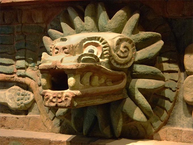 Escultura de Quetzalcóatl