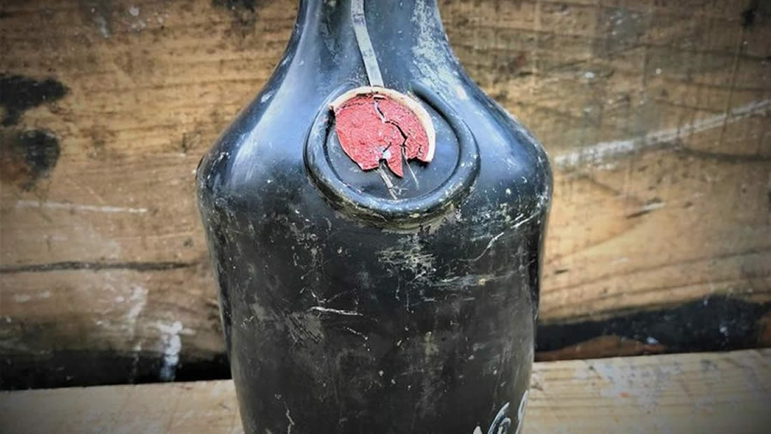 Recuperan 900 botellas licor de un buque hundido en el mar Báltico hace más de un siglo