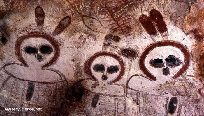 Pinturas de aborígenes australianos que muestran humanoides