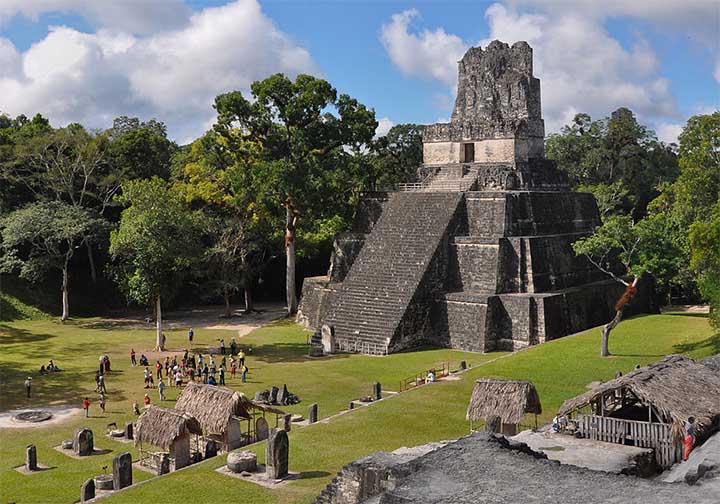 Templo de las Máscaras en Tikal