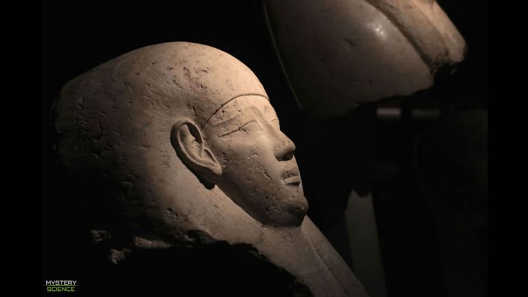 Hallan la momia de una adolescente de hace 3.600 años con su ajuar de novia