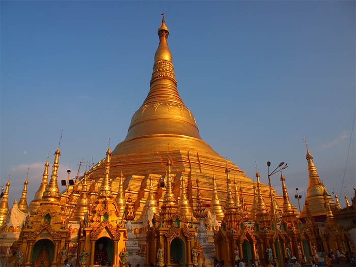 Estupa de Shwedagon Paya en Rangún