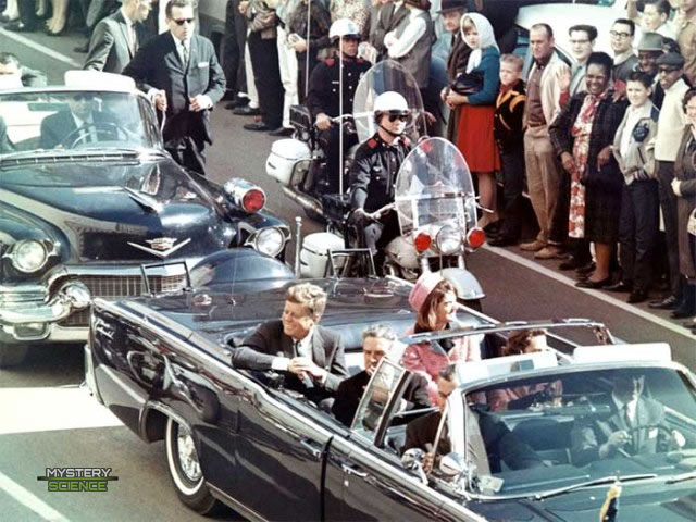 John F. Kennedy en su limosina