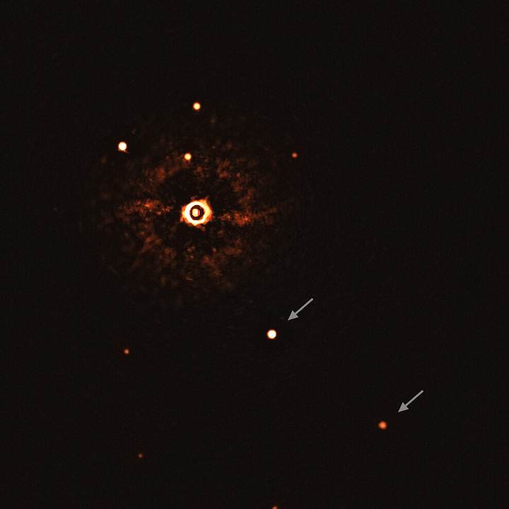 Primera imagen de un sistema planetario múltiple alrededor de una estrella de tipo solar