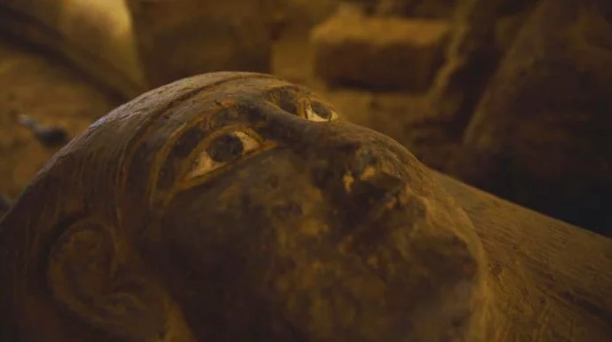 Descubren en Egipto 13 sarcófagos de 2.500 años de antigüedad