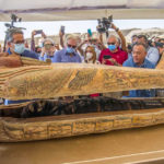 Revelan el interior de 59 sarcófagos de 2600 años encontrados en Egipto