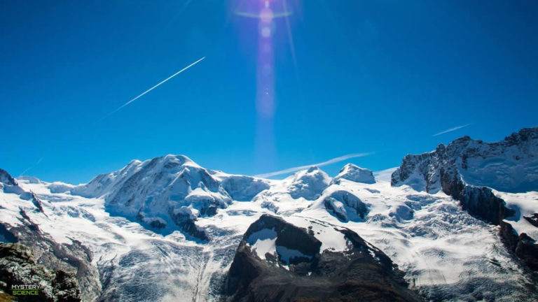 Deshielo en los Alpes revela tesoros arqueológicos congelados durante miles de años