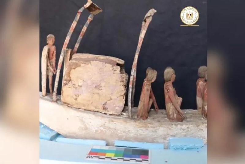 Maqueta de un barco egipcio