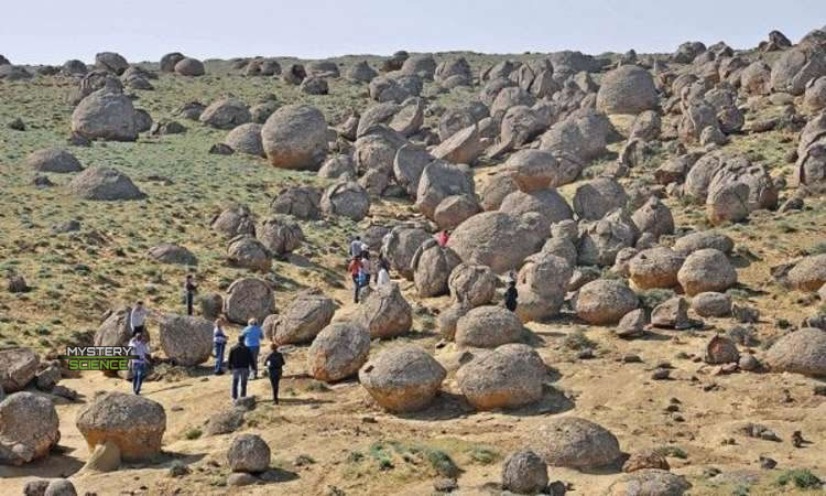 Rocas redondas en el Valle de Torysh