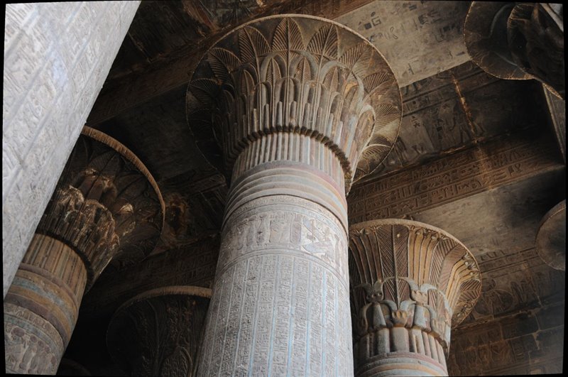 columnas del pronaos del templo de Esna