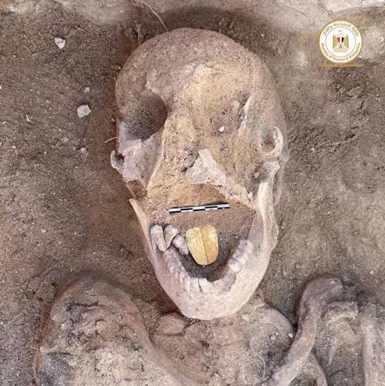 Esta momia de 2.000 años fue enterrada con una lengua de oro, probablemente para ayudar al difunto a hablar con los dioses en el más allá