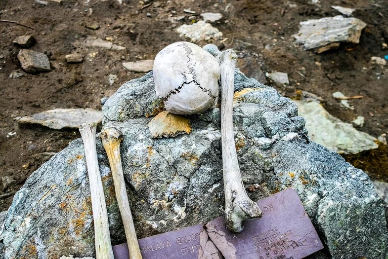 El misterio del "lago de los esqueletos"