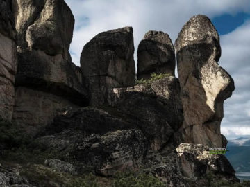 Los enigmáticos «hombres de piedra» de las montañas sagradas de Rusia