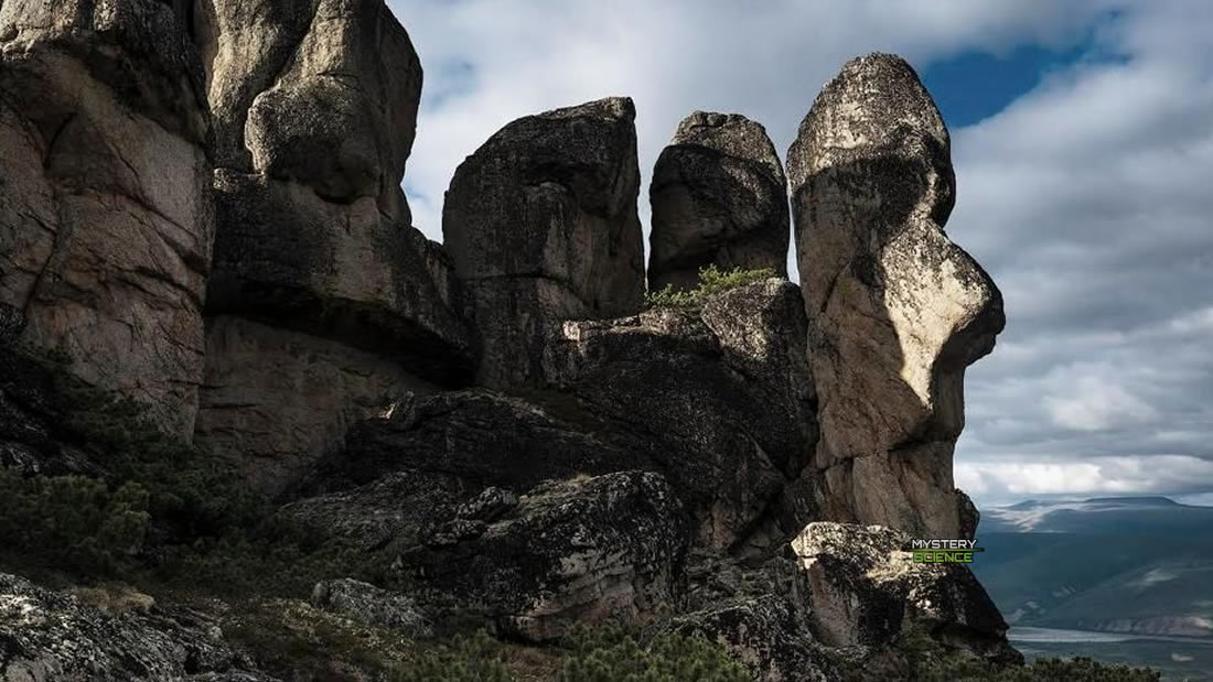 Los enigmáticos «hombres de piedra» de las montañas sagradas de Rusia