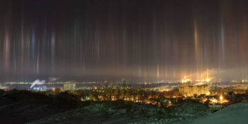 El fascinante fenómeno de los «pilares de luz» en cielos
