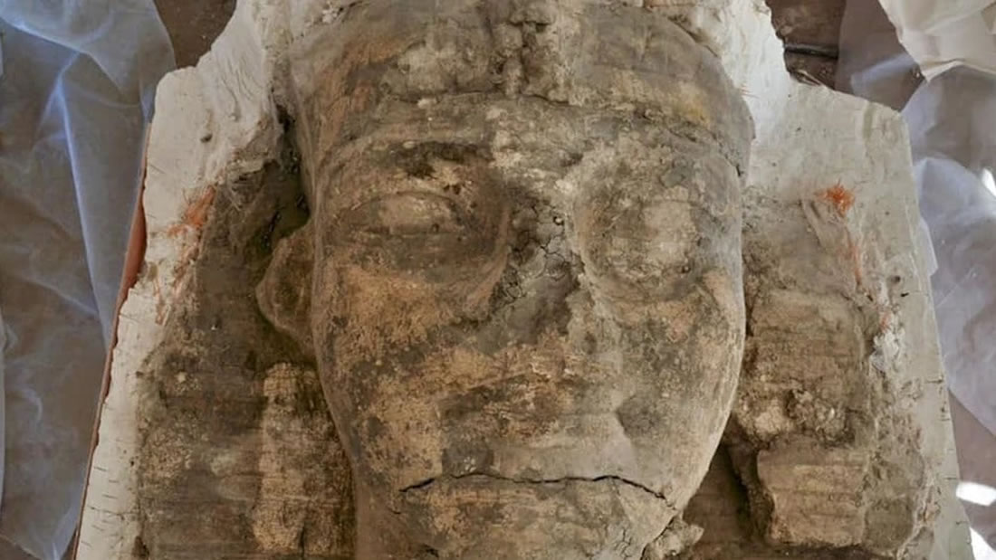 Hallan dos enormes esfinges en un templo egipcio de más de 3.000 años