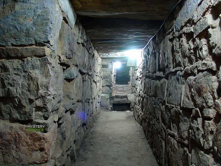 Pasillo interior del Templo Chavín de Huántar