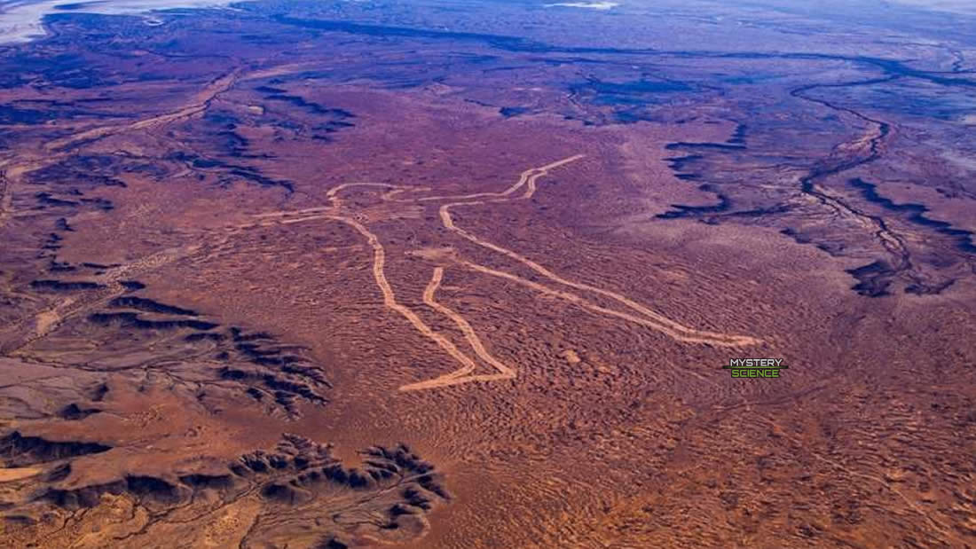 La misteriosa figura gigante que puede verse desde el espacio