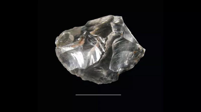 Más de 300 fragmentos de cristal de roca de cuarzo transparente fueron encontrados en el sitio de entierro del Neolítico temprano en Dorstone Hill, incluso en las propias tumbas antiguas