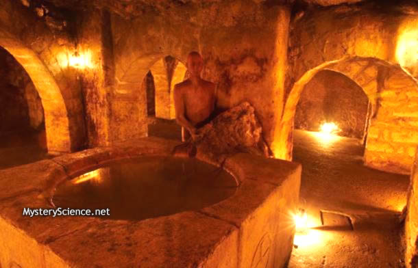 Bóvedas de Arpadian en el Laberinto del Castillo de Buda