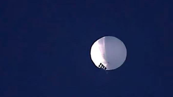 Globo de China que apareció en el espacio aéreo de EE. UU.